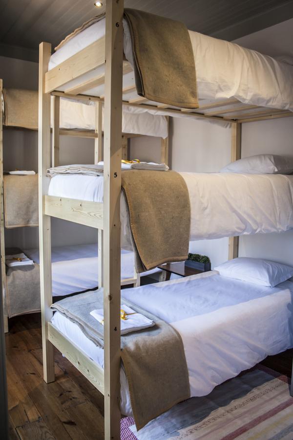 Most Art Boutique Hostel Лейрия Экстерьер фото