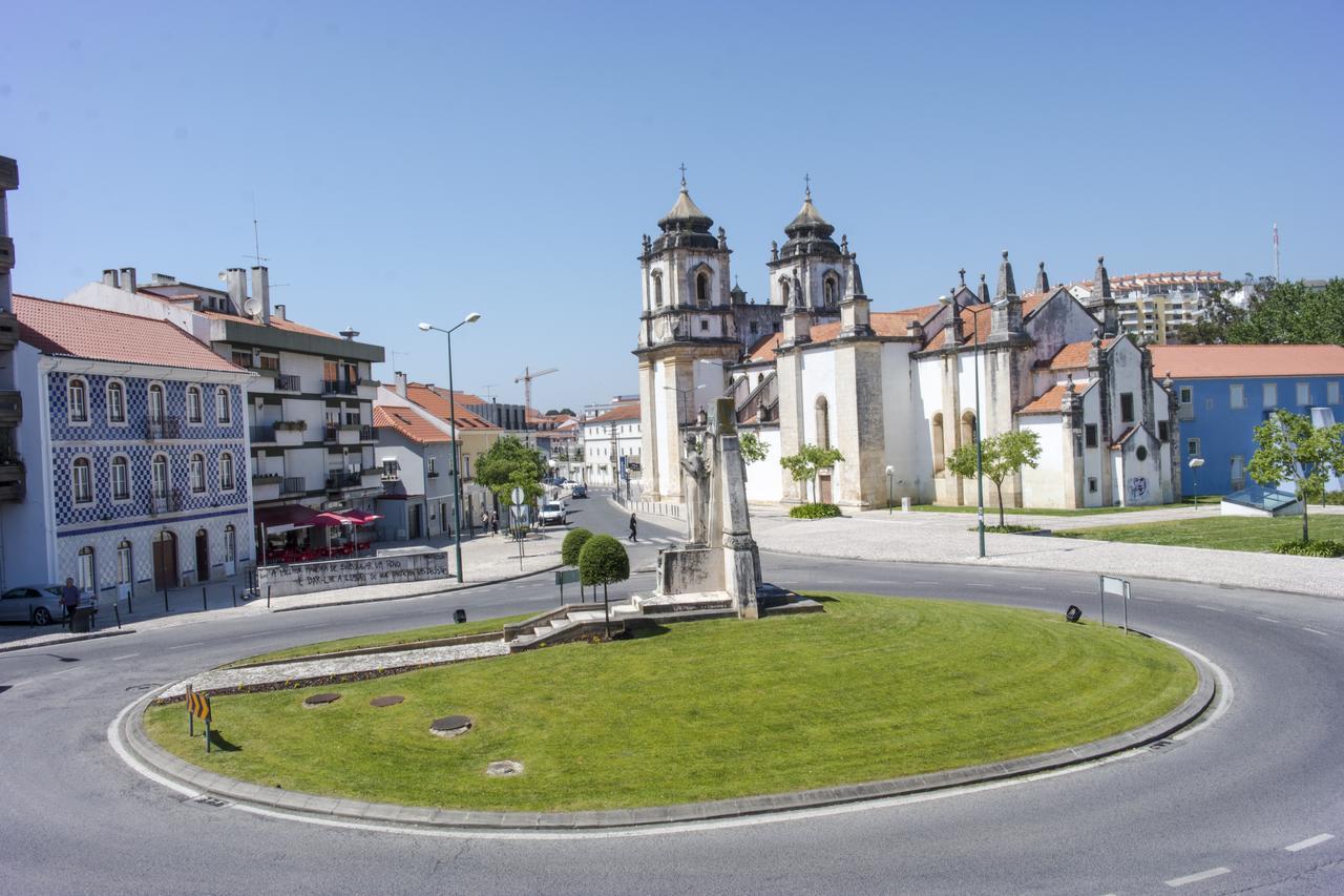 Most Art Boutique Hostel Лейрия Экстерьер фото
