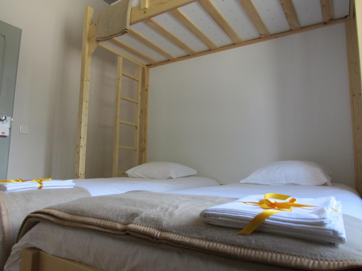 Most Art Boutique Hostel Лейрия Экстерьер фото