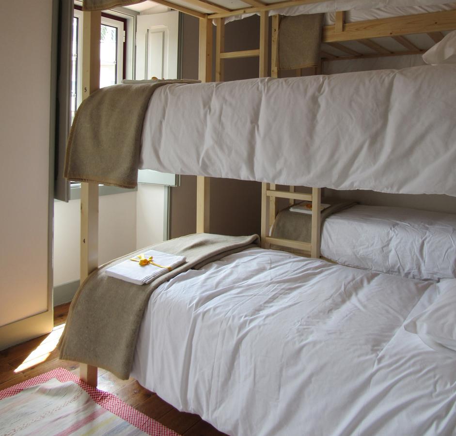 Most Art Boutique Hostel Лейрия Экстерьер фото