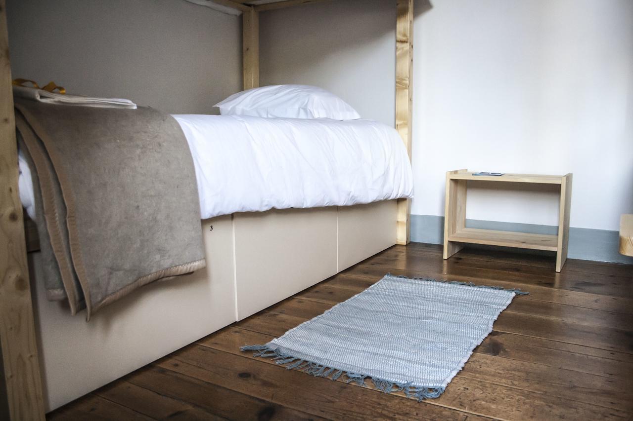 Most Art Boutique Hostel Лейрия Экстерьер фото
